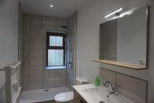 Shower, Les Hiboux in Castelnau-Durban