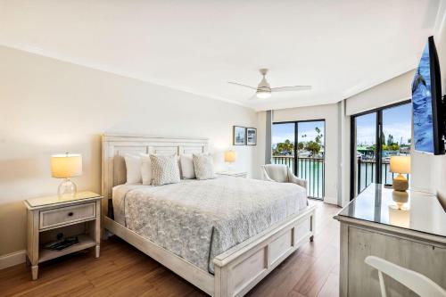 Land's End 204/4-Water View/Private Balcony/Pool/BBQ/Tennis - image 8