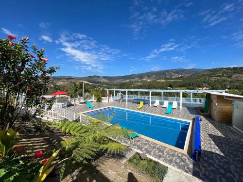 Úszómedence, Hotel Villa Isabella de Tinjacá Boyacá (Hotel Villa Isabella de Tinjaca Boyaca) in Tinjaca