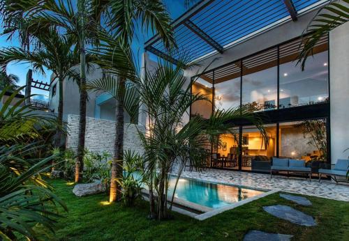 4 Bedroom Talara Villa with pool and concierge services
