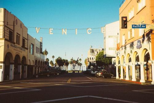 Elegant White Cottage, Venice Beach, California, Los Angeles (fotografie 3)