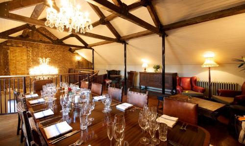 Restaurant, Kew Gardens Hotel in Twickenham