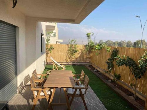 Garden North With built in BBQ