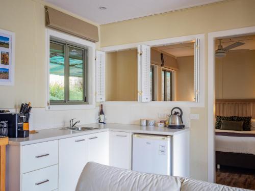 Gisborne Peak Winery Eco Cottages in Gisborne