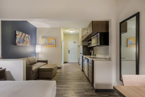 MainStay Suites Joliet I-55