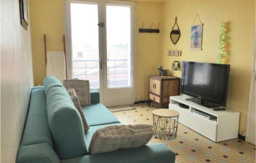 Awesome apartment in LAiguillon-Mer with 2 Bedrooms