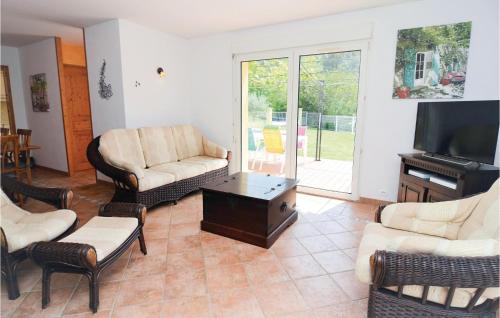 Stunning Home In Molires-sur-cze With Wifi