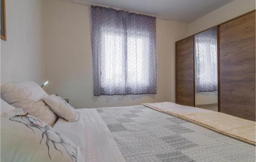 2 Bedroom Amazing Home In Krkovic