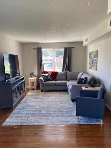 Hiker's Retreat modern 3 bedroom home with 2 baths in Travelers Rest (SC)