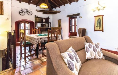 Awesome Home In Los Pnchez With Wifi, Private Swimming Pool And Outdoor Swimming Pool in Fuente Obejuna