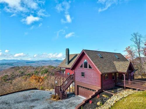 . Luxury Mountain Cabin Retreat w/ Stunning Views