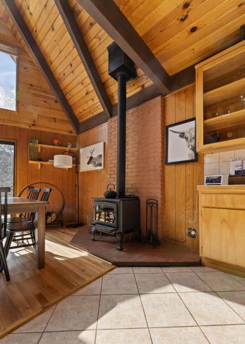 Hygge Haus Sequoia - Large Private Cabin w Views