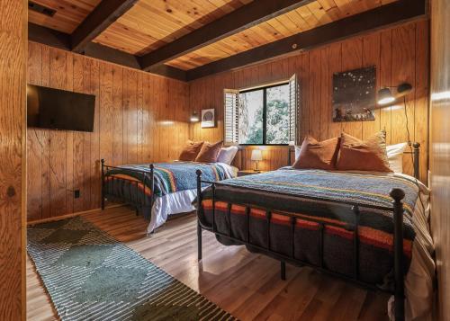 Hygge Haus Sequoia - Large Private Cabin w Views