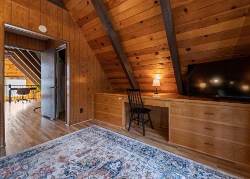 Hygge Haus Sequoia - Large Private Cabin w Views