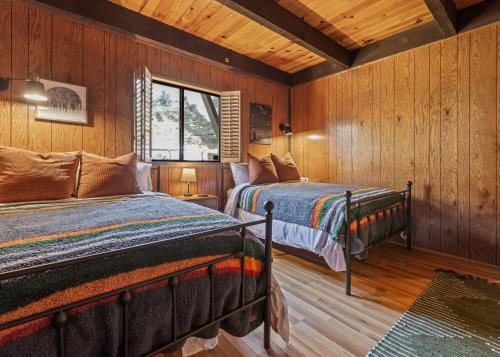 Hygge Haus Sequoia - Large Private Cabin w Views