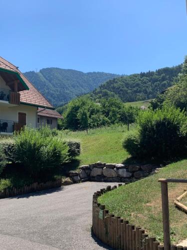 Buitenkant, Petit cocon entre lac, golf et montagne, proche d'Annecy in Giez