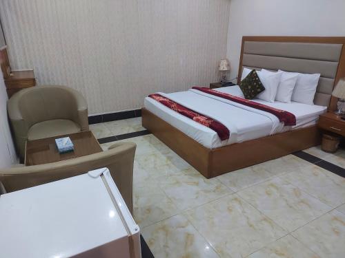 Deluxe Double Room image 10