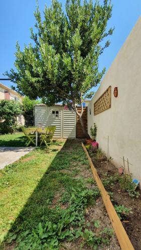 Superbe T2 avec jardin, piscine enfant et parking