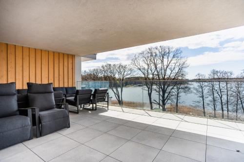 Suite with Lake View