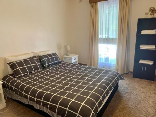 Golden House in كلايتون