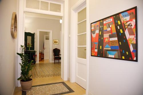 Aroura Neoclassical Home 3BR 2BA, Athens