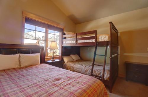 Union Creek Townhomes West – Copper Mountain, CO