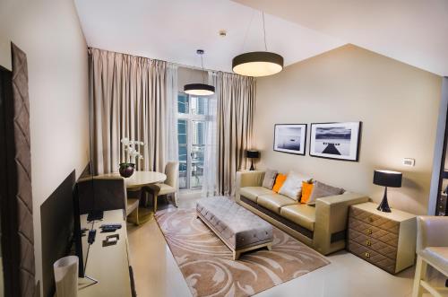 Al Ashrafia Holiday Homes-Sport City The Medalist - main image