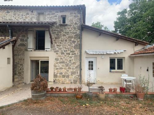 Logement dans maison en pierre à la campagne - Bazens