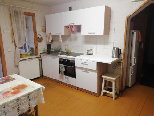 廚房, Poilsio kambariai Salake in 薩拉卡斯