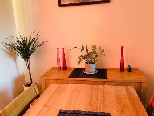 St Ives, King Bed Cosy home, parking, fast Wi Fi