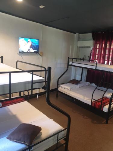 Kwarto's Room Type - Family Room