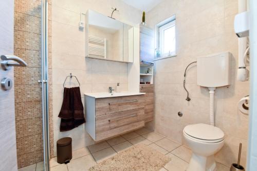 Holiday Home Taraš (Holiday Home Taras) in Smilcic
