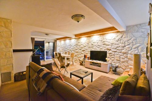Holiday Home Taraš (Holiday Home Taras) in Smilcic