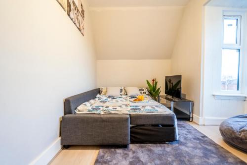 Deluxe 2-Bedroom Flat with Free parking