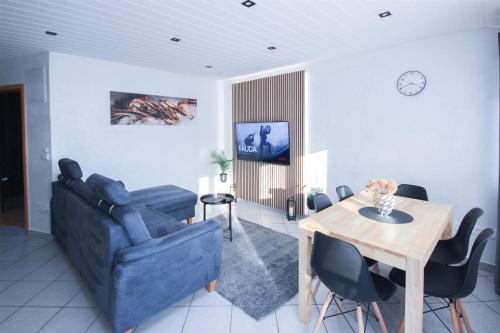 ALFA Stuttgart 3Zi-Maisonette 6 Personen Zuffenhausen nahe Porsche & Bosch l WIFI & SmartTV I 3BR 4 Beds I Kitchen I Bathroom & WC, Штутгарт (фото 7)