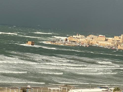 Acre sea view 11th floor apartment in Acre