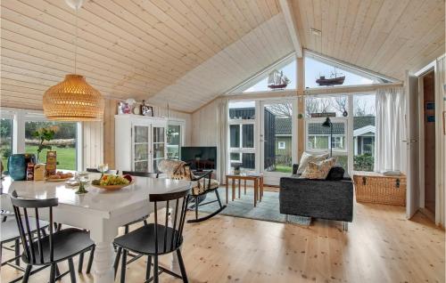  3 Bedroom Lovely Home In Føllenslev in Føllenslev
