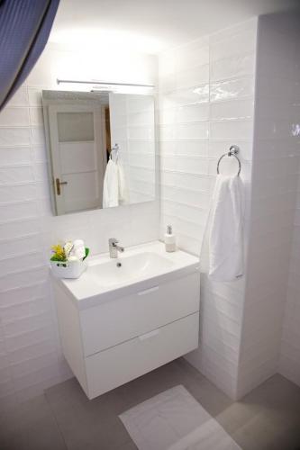 Aroura Neoclassical Home 3BR 2BA, Athen (Foto 8)