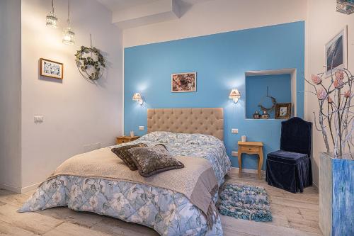 White & Gold Suite Verona 3