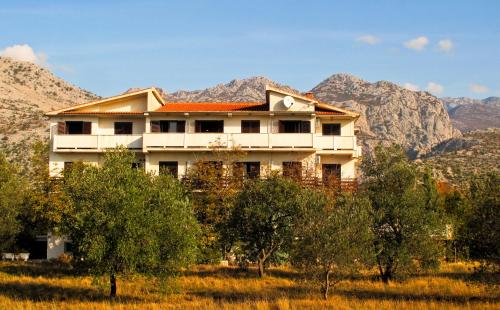 Hotel Rajna 4