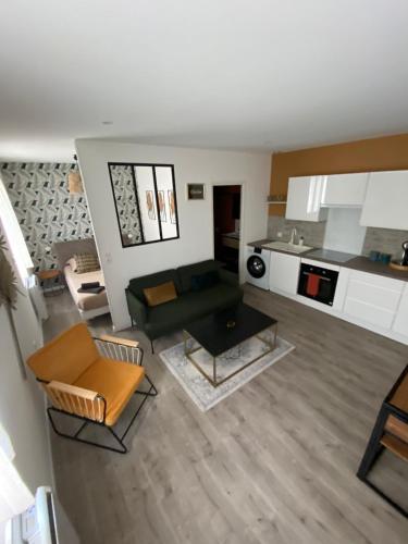 Désirée Logement Cosy et Charmant 1 er étage - Location saisonnière - Reims