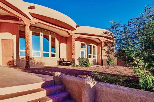 New Mexico Style Home, Stunning Views & Sunrise in Rio Rancho, USA