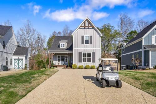 Beautiful Home with Lake and Marina Access, Firepit, Golf Cart Included