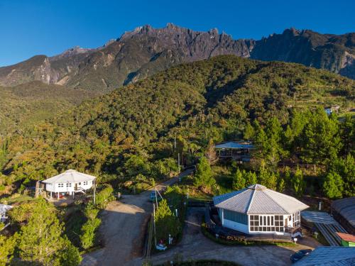 Sweeping Mountain View Retreat at La Cantane Villa Kinabalu National Park