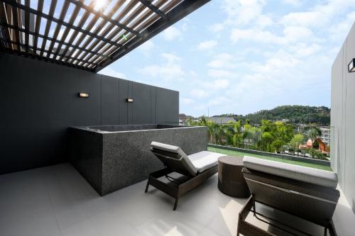 ระเบียง/ชานเรือน, ไมด้า แกรนด์ รีสอร์ต ภูเก็ต (Mida Grande Resort Phuket Official Account) in สุรินทร์