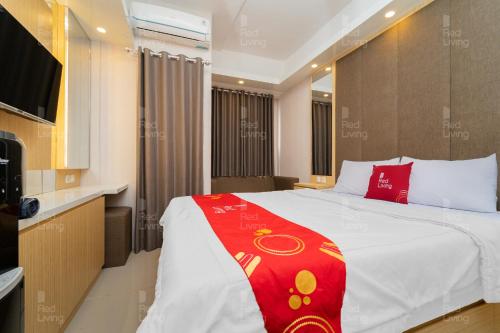 Pokój gościnny, RedLiving Apartemen Transpark Juanda - F88 Tower Jade near Centrum handlowe Carrefour Bekasi Square