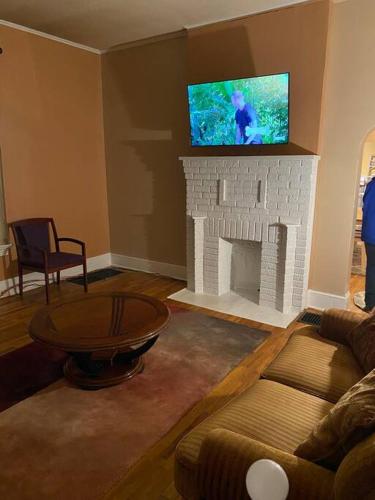Cozy home 3 BR 5 beds private yard in Cincinnati, Vereinigte Staaten von Amerika