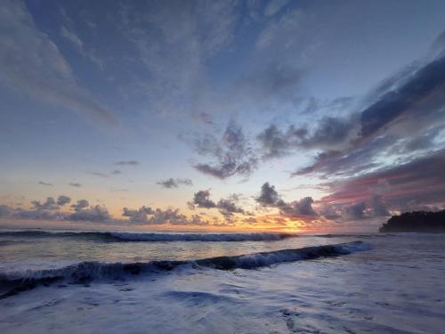CASA FOTR LOCO in Uvita
