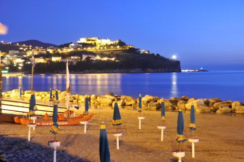 strand, Settessenze Residence & Rooms in Salerno