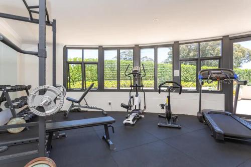Fitness center, Bohemian Apartment with Resort Feel in Camperdown
